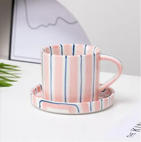 Xícara de Porcelana Listrada para Café da Manhã