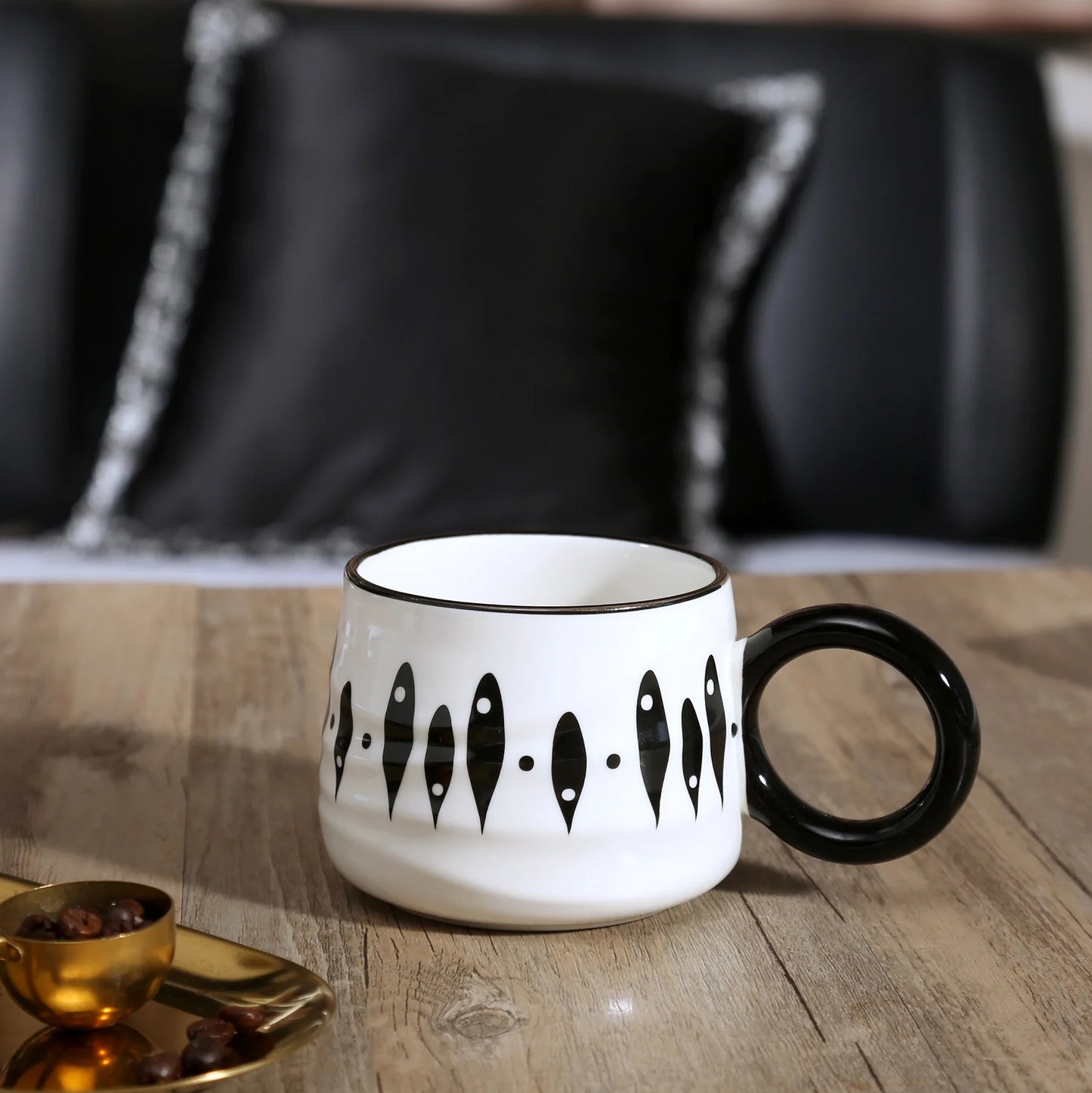 Caneca de Cerâmica Xadrez Preto e Branco