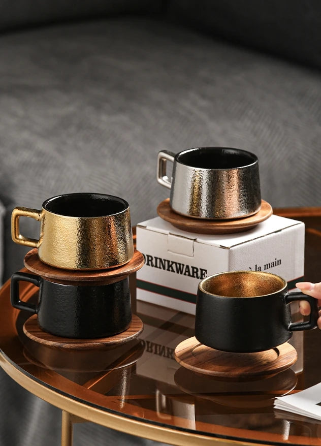 Xícara de Café com Pires Dourado Kit Presente