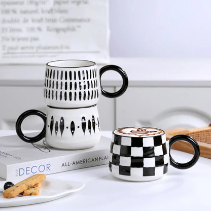 Caneca de Cerâmica Xadrez Preto e Branco