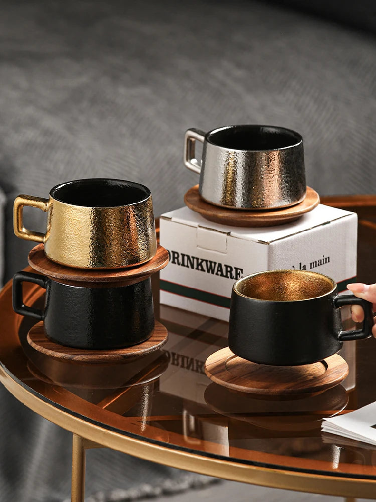 Xícara de Café com Pires Dourado Kit Presente