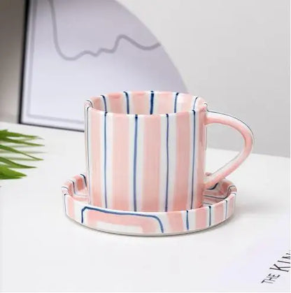 Xícara de Porcelana Listrada para Café da Manhã