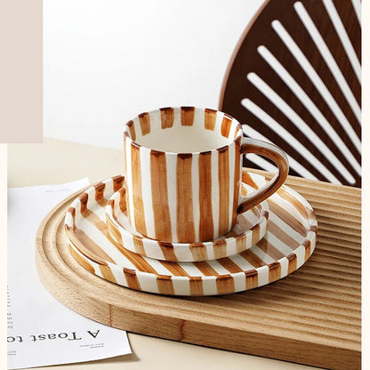 Xícara de Porcelana Listrada para Café da Manhã