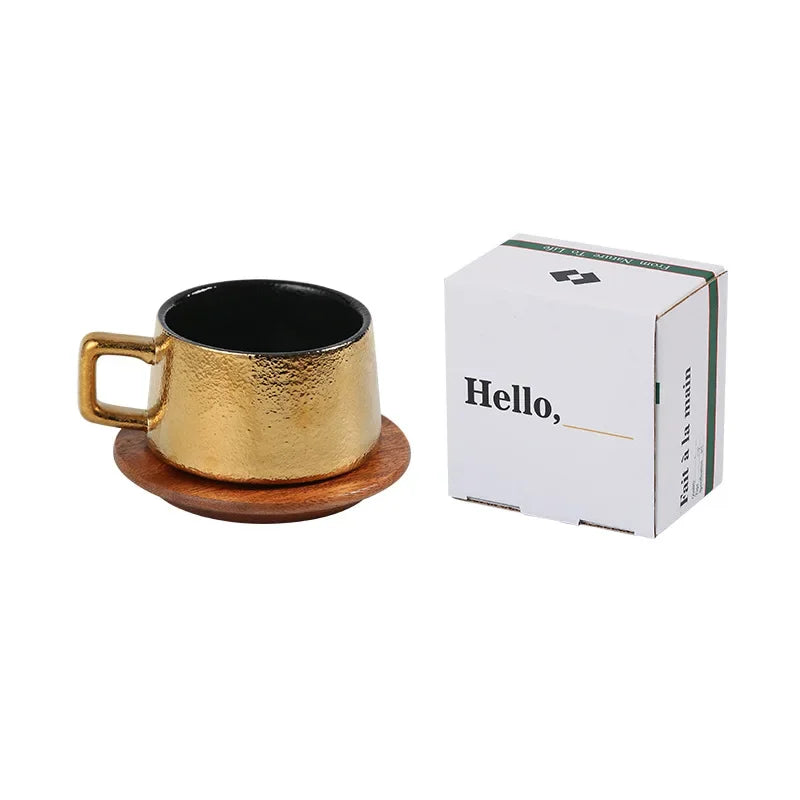 Xícara de Café com Pires Dourado Kit Presente