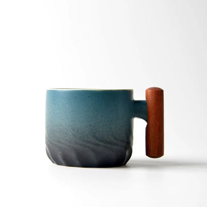 Caneca de Cerâmica com Cabo de Madeira para Café e Chá