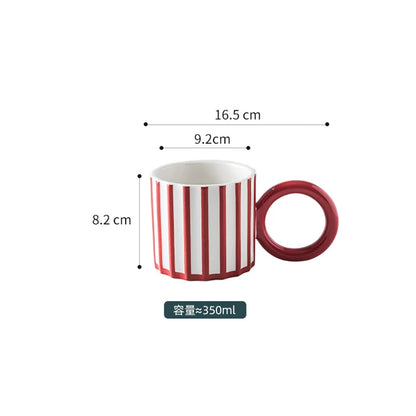 Caneca de Cerâmica Listrada com Alça Grande