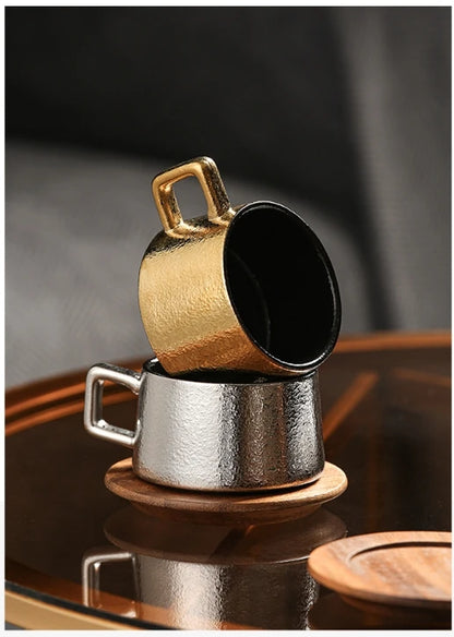 Xícara de Café com Pires Dourado Kit Presente