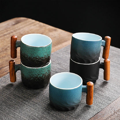 Caneca de Cerâmica com Cabo de Madeira para Café e Chá